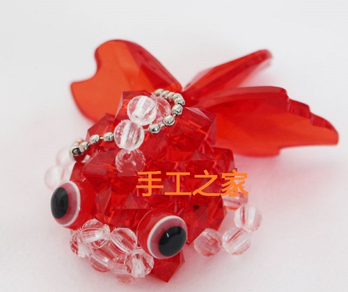 5月10日，在家兼職手工活，帶回家做的手工項目，在手工之家，為什么大家的收入有時差別那么大？圖為勵志珠珠繡串珠手工產(chǎn)品剪影