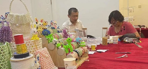 山東69歲崔大媽來手工之家考察學(xué)習(xí)合作，為什么做的比很多人都要強(qiáng)