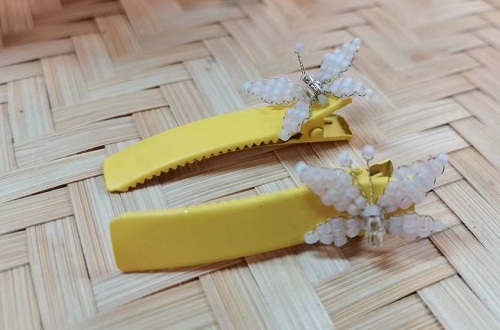 9月2日，手工活外發(fā)加工可靠嗎？純手工串珠靈活就業(yè)，開飾品加工廠，在手工之家自由靈活合作，加工銷售都可以，圖為串珠米珠繡手工產品剪影