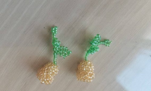 1月12日，手工兼職在家做，拿回家做的手工副業(yè)創(chuàng)業(yè)，微創(chuàng)業(yè)做手工傳承官，選擇手工之家，因為這里創(chuàng)新、誠信，圖為串珠米珠繡手工產品剪影