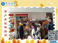 11月7日，正規(guī)手工活外發(fā)加工，正規(guī)供料的手工活，是指這里沒有押金的手工活，手工之家接待考察加工客戶剪影