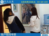 10月21日，手工活外發(fā)回收，都能在家掙錢的手工活，選擇這里的人太多了，手工之家接待考察合作加工客戶剪影