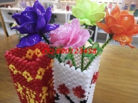 4月21日，可以寄到家做的手工活，加工手工活掙錢，要有收益，產(chǎn)品質(zhì)量很重要，手工之家這樣來保證，圖為勵志珠珠繡串珠手工產(chǎn)品實拍