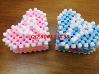 4月27日，實地考察，找到了正規(guī)廠家的手工活，可以帶回家做的手工活要先確定合作企業(yè)正規(guī)可靠，圖為勵志珠珠繡串珠手工產品實拍